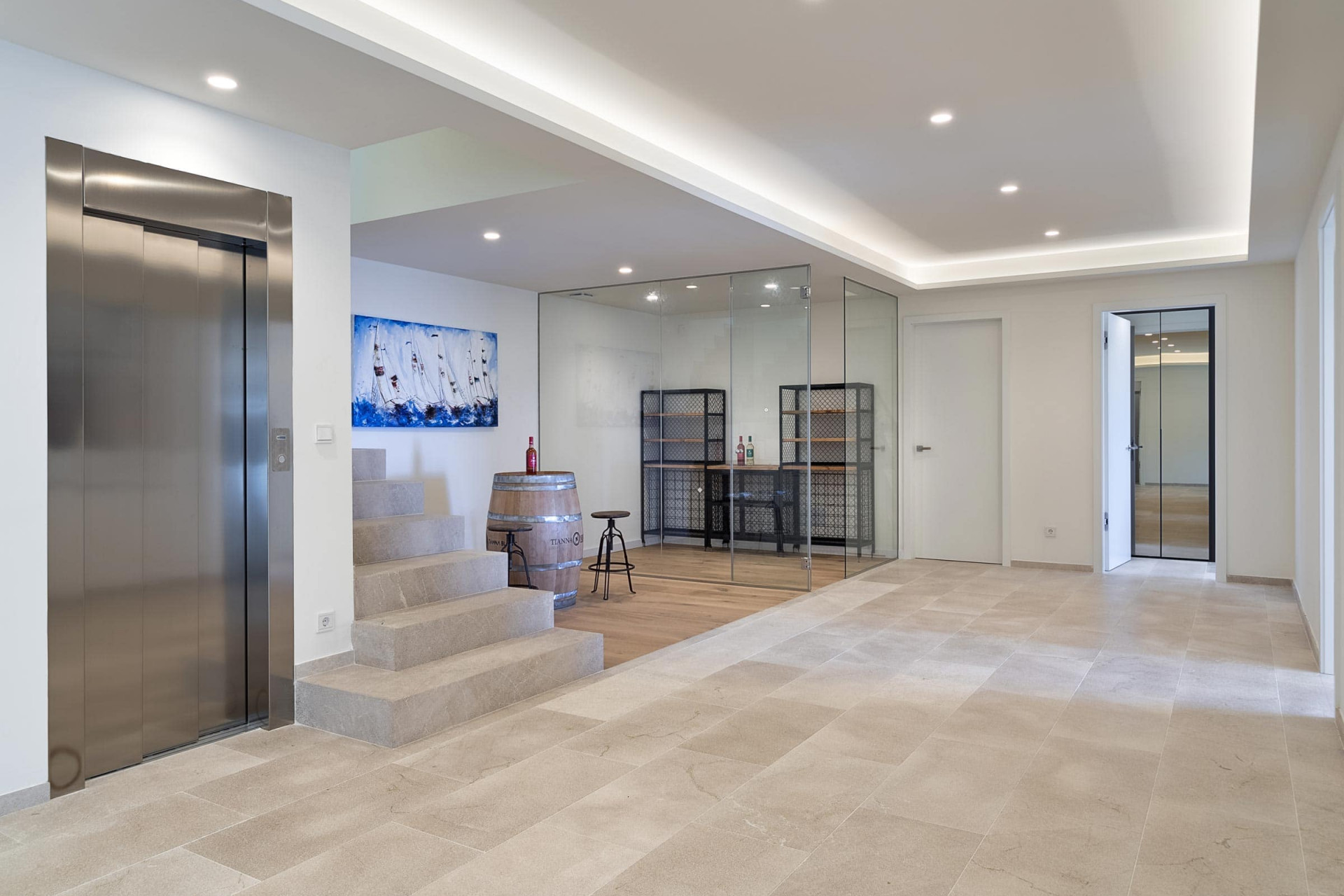 Die begehbare Bodega lockt, auf ein Glas zu verweilen.